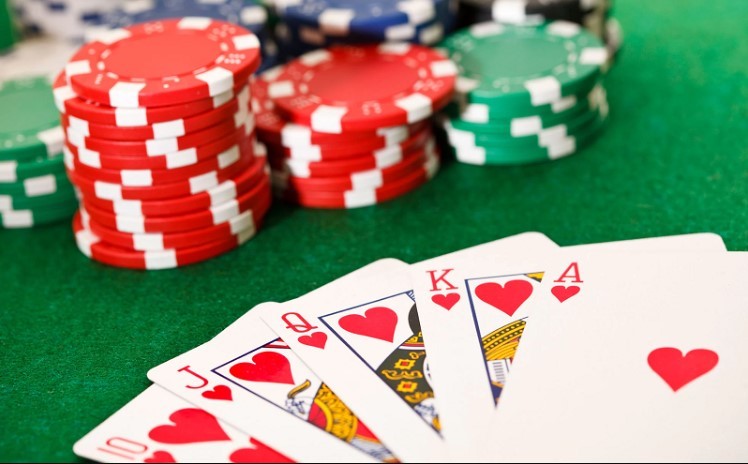 Hướng dẫn chơi game Poker ee88 pc đơn giản cho tân thủ